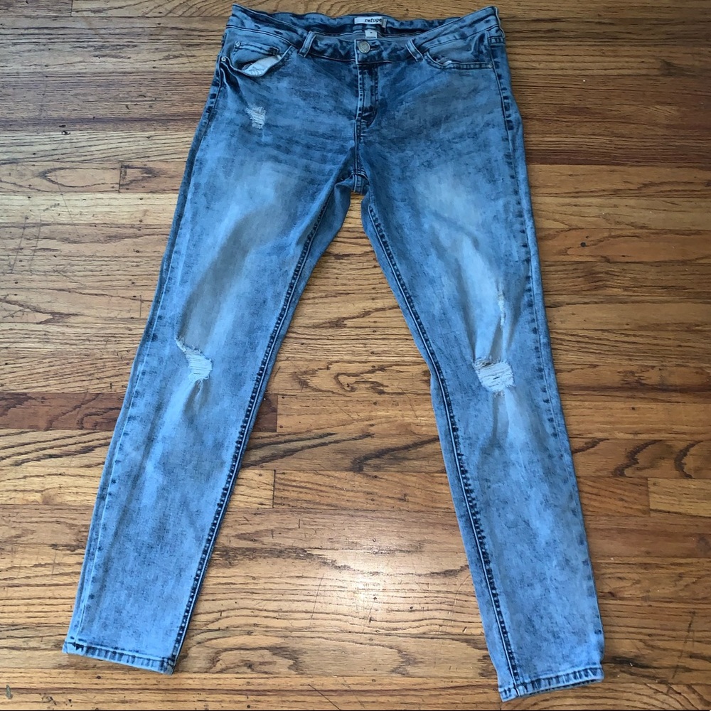 Distressed Refuge Jeans